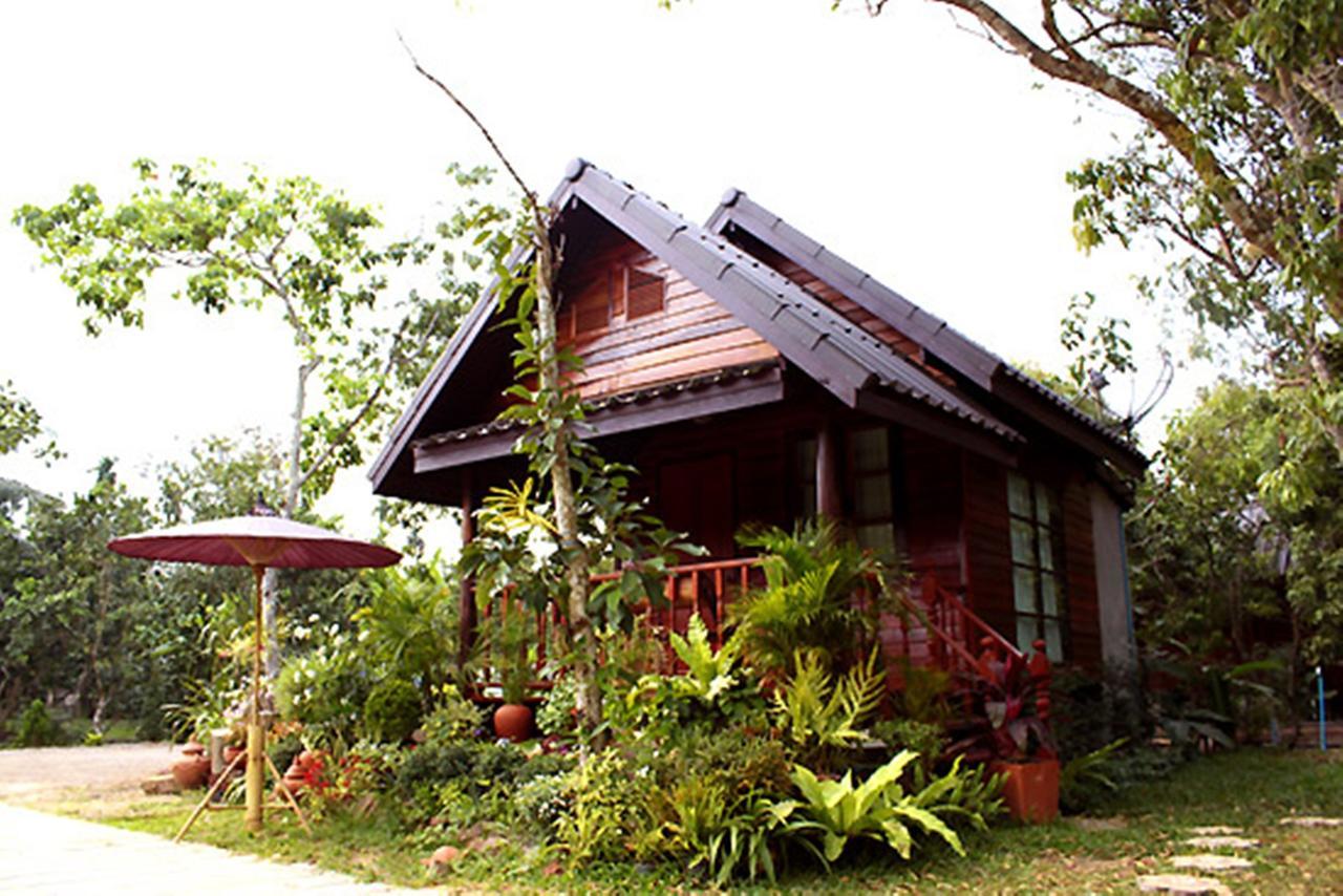Baansuan Lychee Maeklong Resort Ampawa Amphawa Buitenkant foto