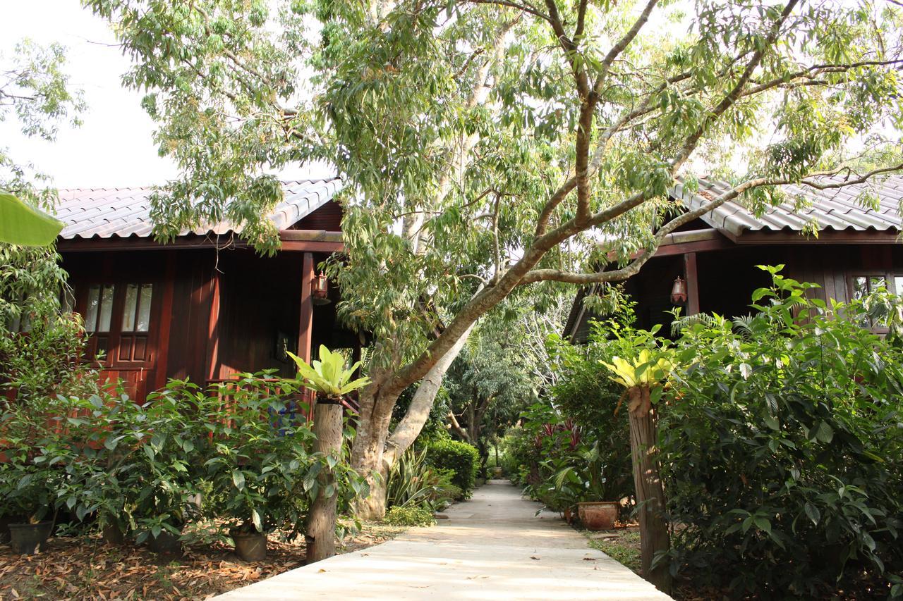 Baansuan Lychee Maeklong Resort Ampawa Amphawa Buitenkant foto